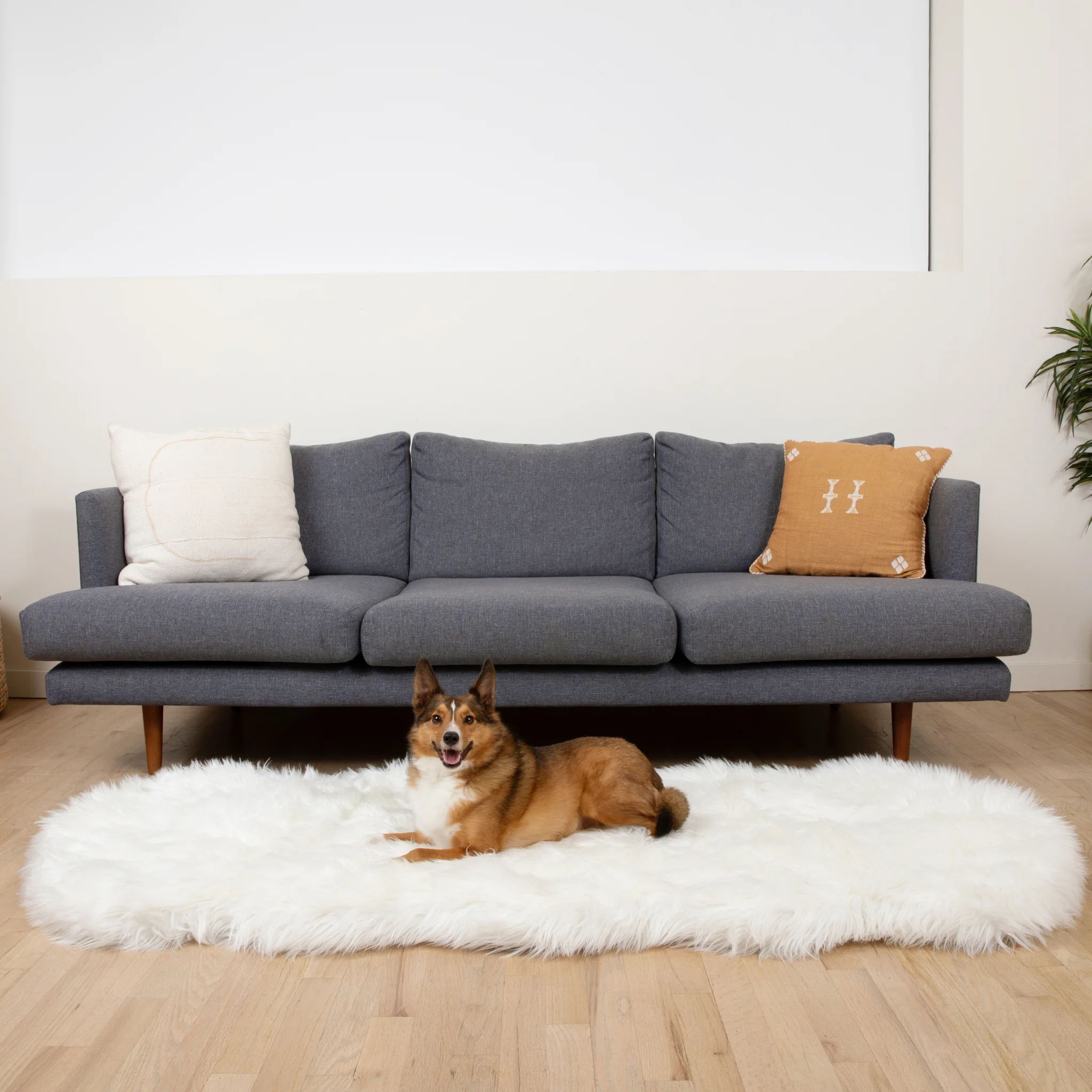 PupRug® Runner Faux Fur Memory Foam Dog Bed - Curve Polar White - Image 4