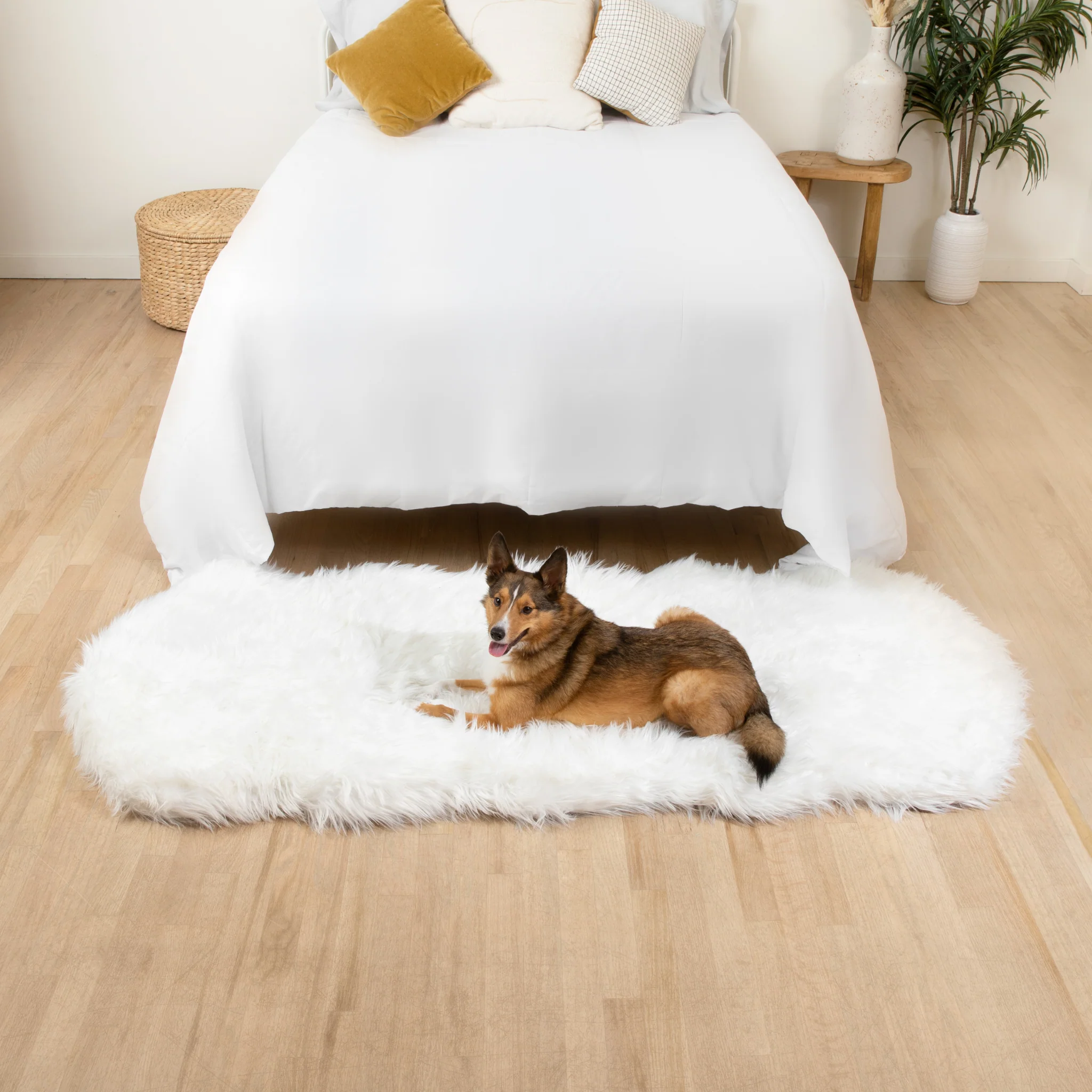 PupRug® Runner Faux Fur Memory Foam Dog Bed - Curve Polar White - Image 5