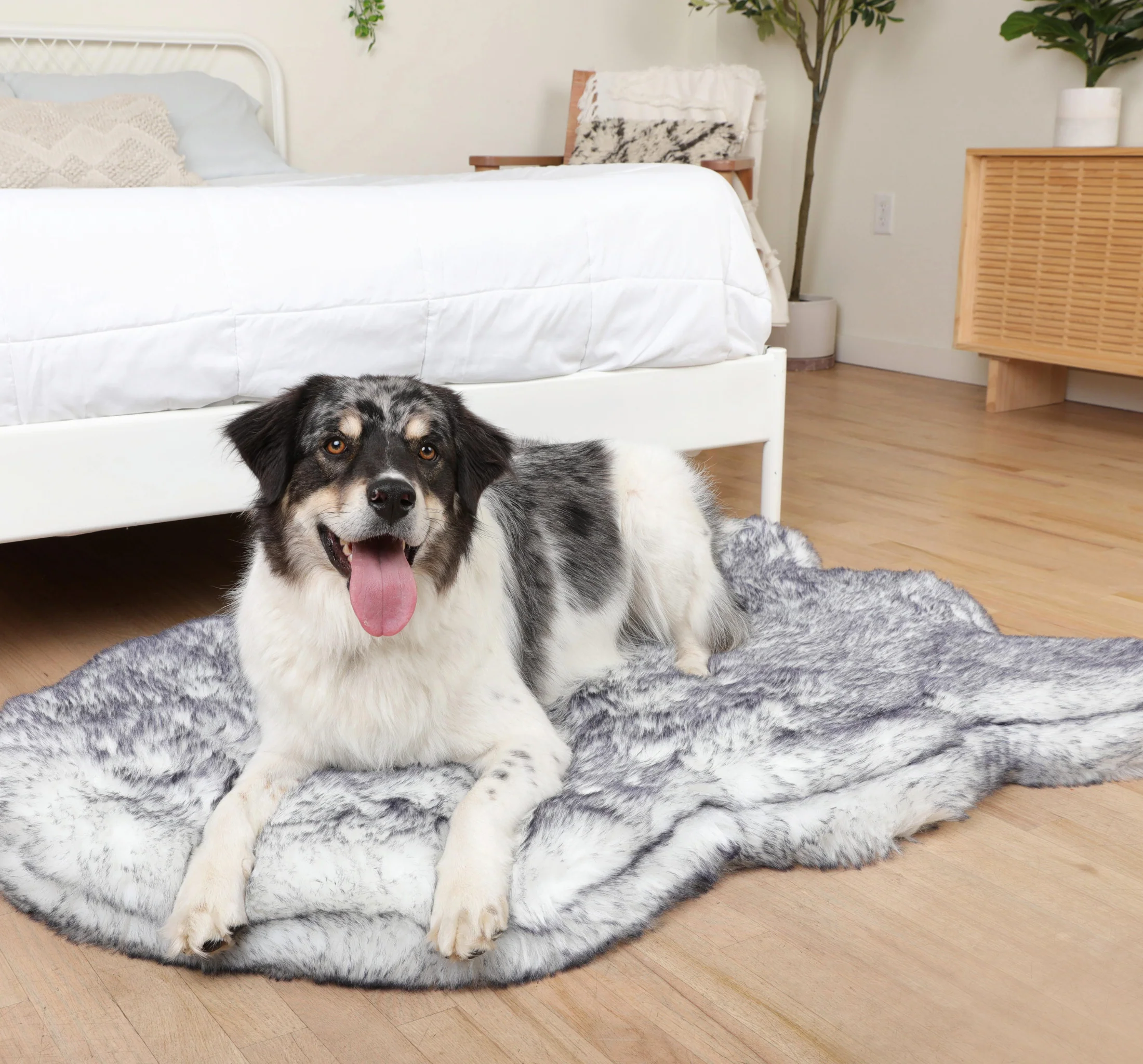 PupRug® Luxe Faux Fur Orthopedic Dog Bed - Ultra Plush Arctic Fox - Image 3