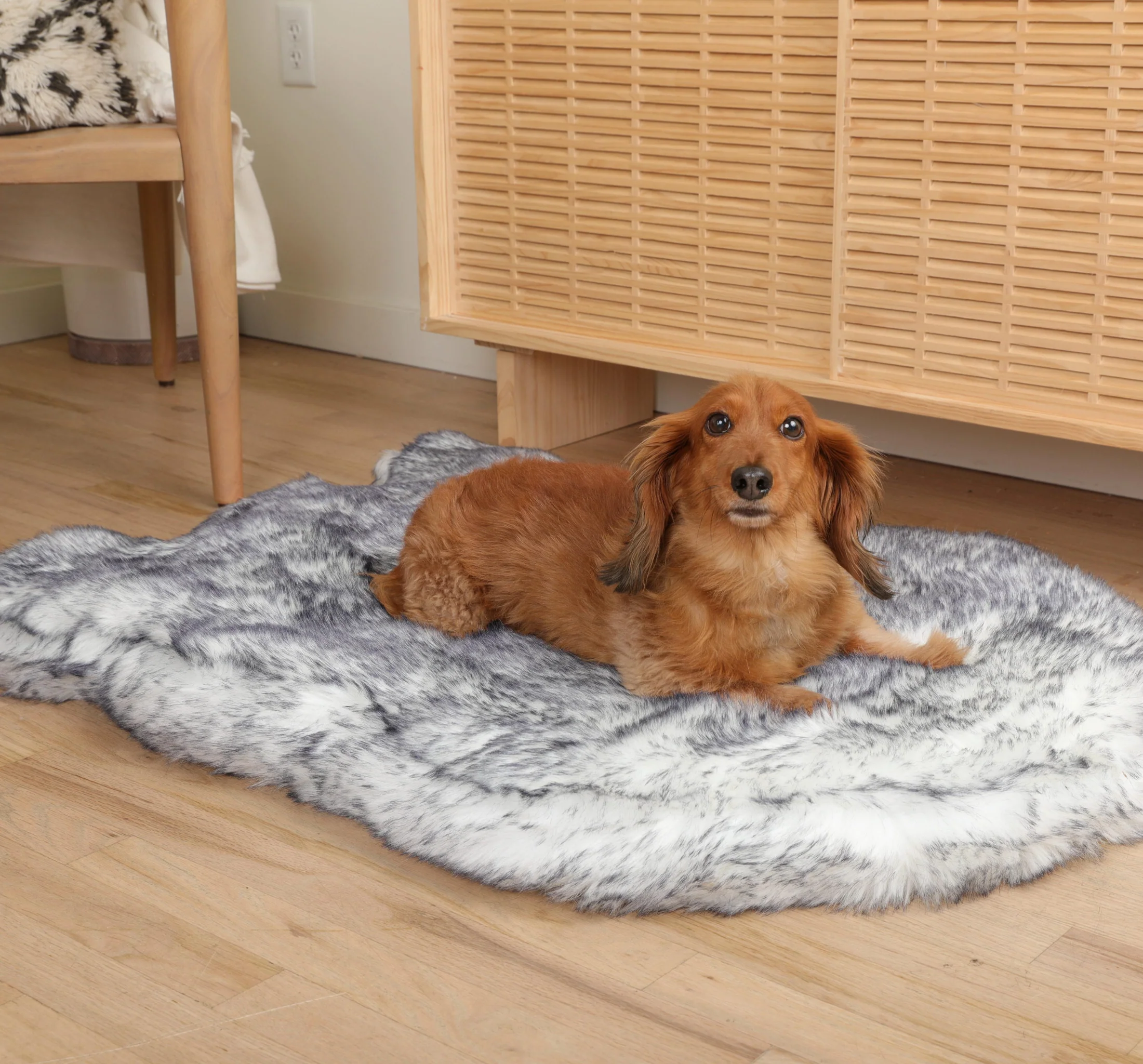 PupRug® Luxe Faux Fur Orthopedic Dog Bed - Ultra Plush Arctic Fox - Image 9